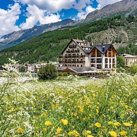 Sant'orso - Mountain & ホテル コー​​ニュ