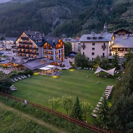 호텔 Sant'orso - Mountain & 4*