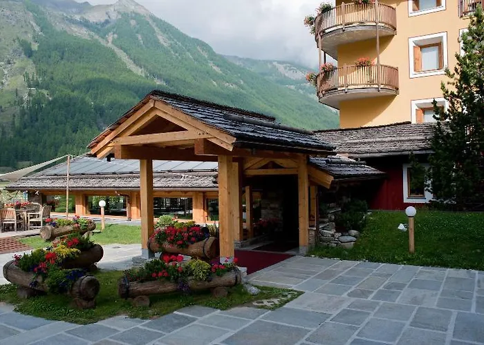 Sant'orso - Mountain & Hotel